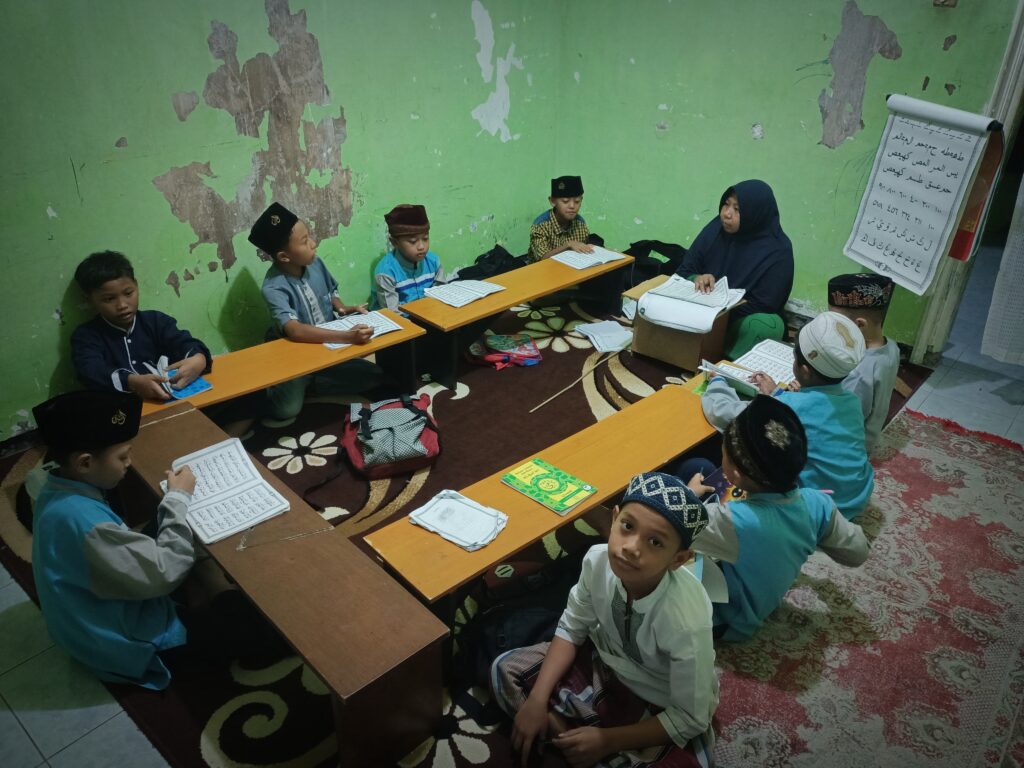 Kelas Khodijah | Wali Kelas Bu Susanti